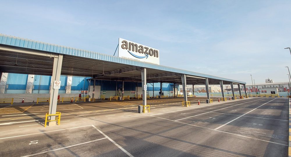 https://2024.fleetandmobilitysummit.com/wp-content/uploads/2022/06/Amazon-Abu-Dhabi-Delivery-Station_facade-1-1000x540.jpg